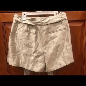 Cute short! The fabric and the color are spectacular!